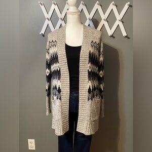 American Eagle Outfitters Gray Patterned Cardigan
